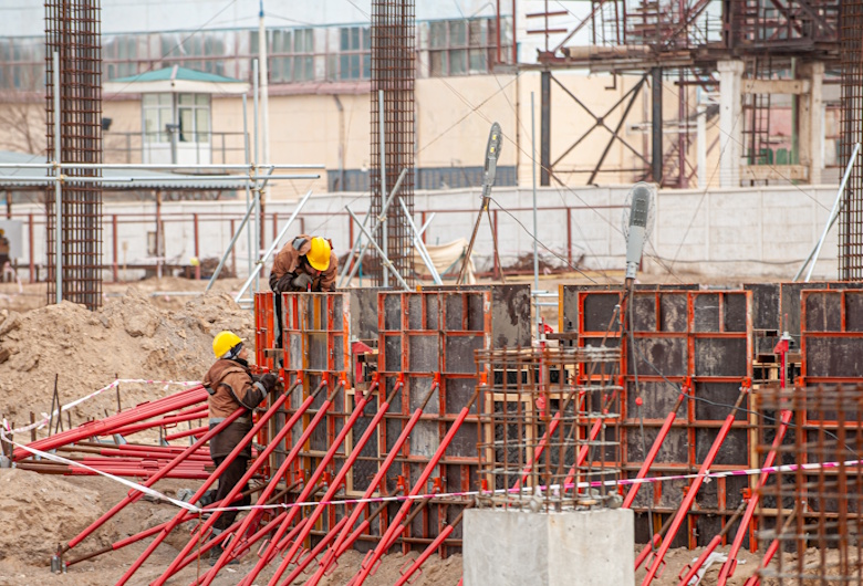 Jenis-Jenis-Push-Pull-Props-dan-Aplikasinya-di-Proyek-Konstruksi-Teknoscaff